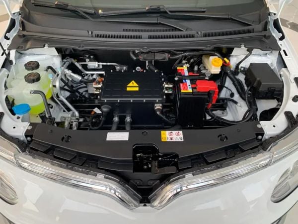 Thay b&igrave;nh ắc quy xe vinfast tại Củ Chi