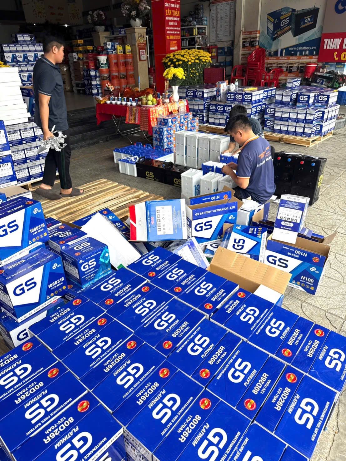 Thay bình xe máy điện VinFast Củ Chi